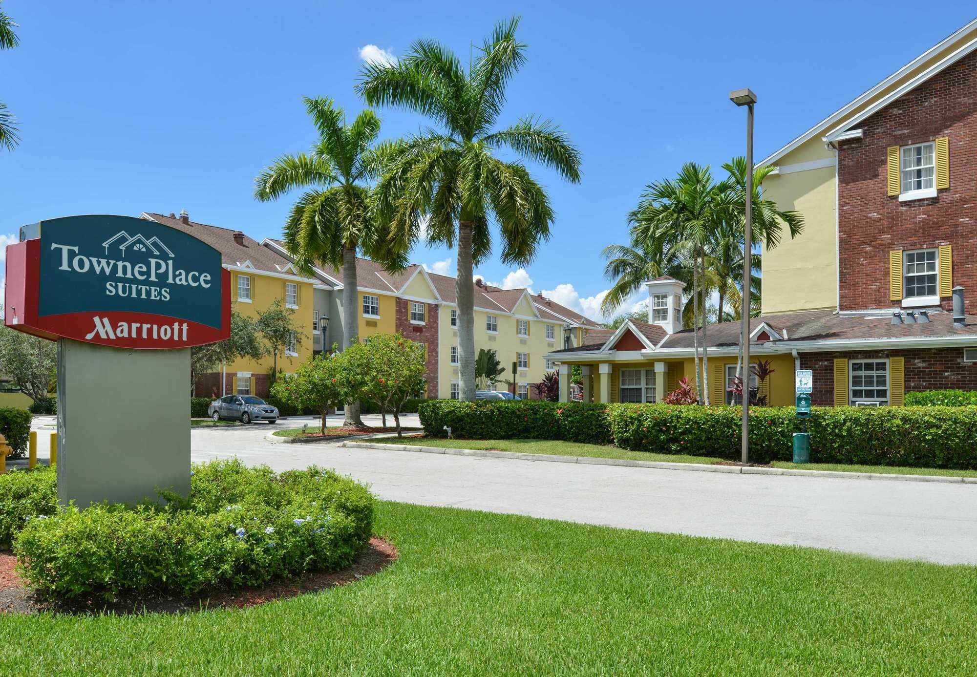 Candlewood Suites Miami Lakes By Ihg Eksteriør bilde